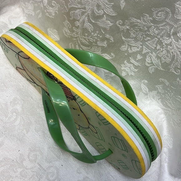 Disney Winnie the Pooh Flip Flops - Picture 4 of 5